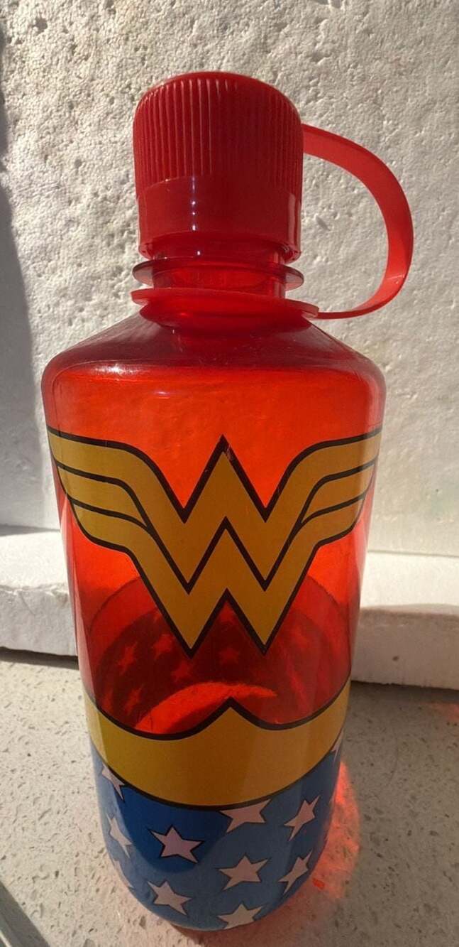 DC Comics Wonder Woman Uniform Water Bottle Red Blue Stars 2014 Reusable